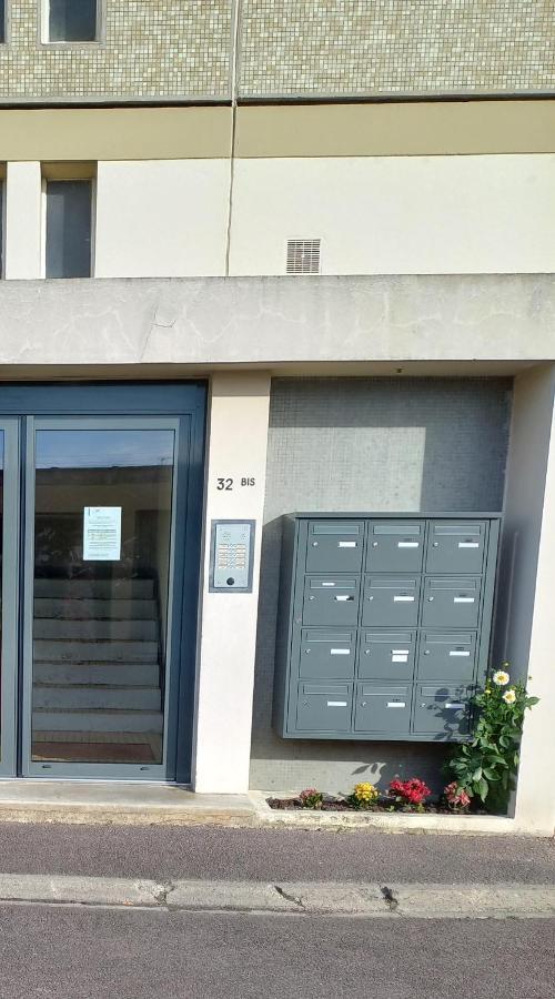 Joli appartement résidentiel à Troyes Exterior foto